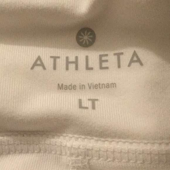 Sold*******Athleta Be Free 2 in 1 Capri - Picture 2 of 6